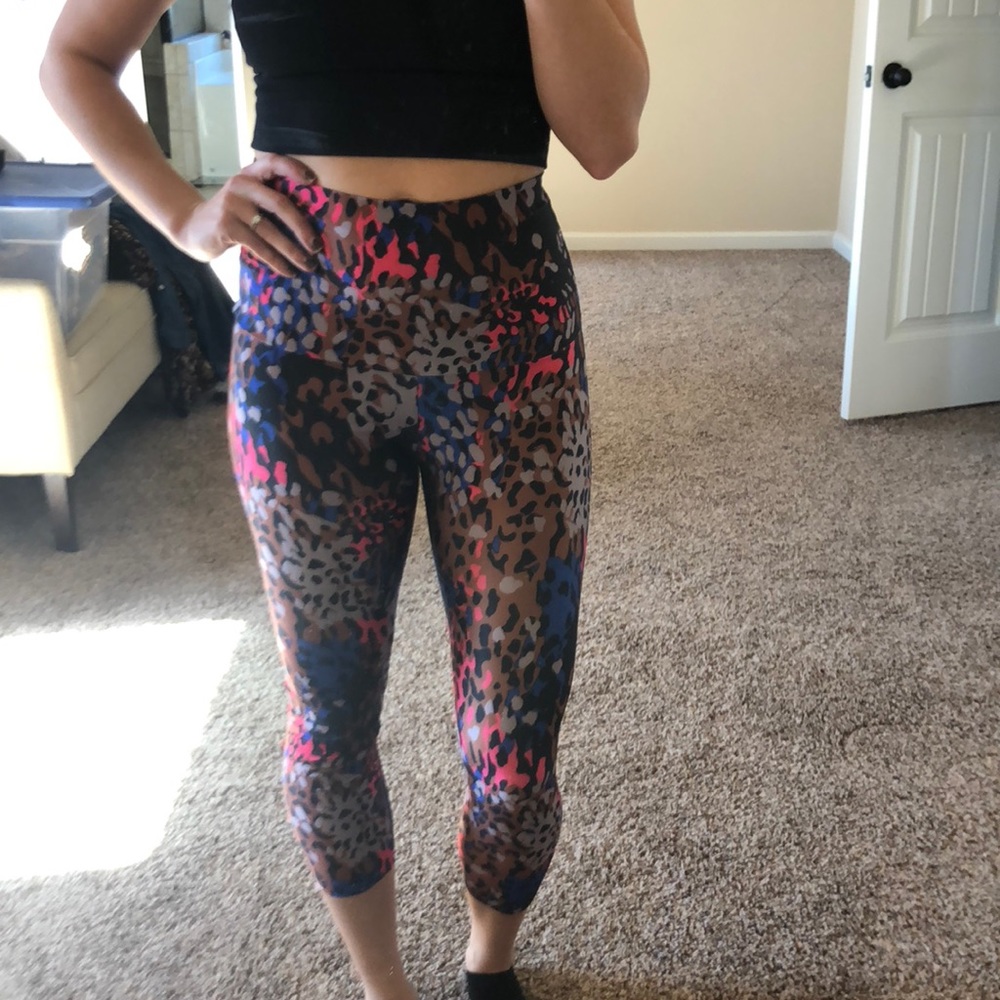 Emily Hsu Leopard Print workout Capris Small